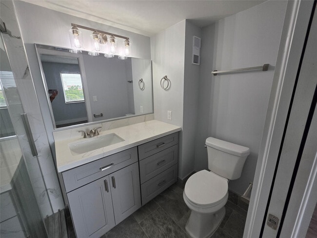 Building Photo - 2108 S Cypress Bend Dr