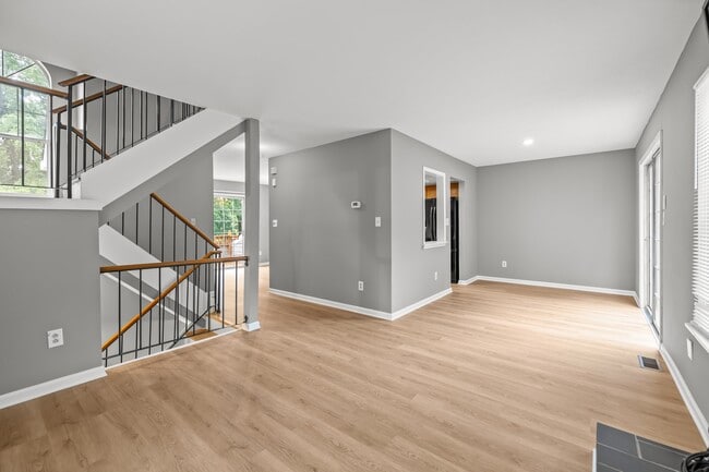 Building Photo - 8910 St Pierre Ln
