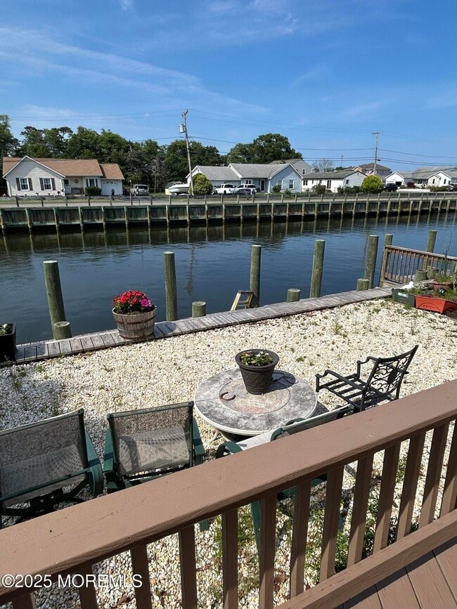 Building Photo - 1010 Bowsprit Point