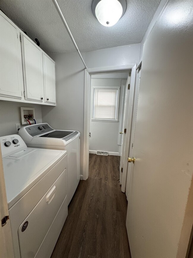 Building Photo - 932 Pius Ln