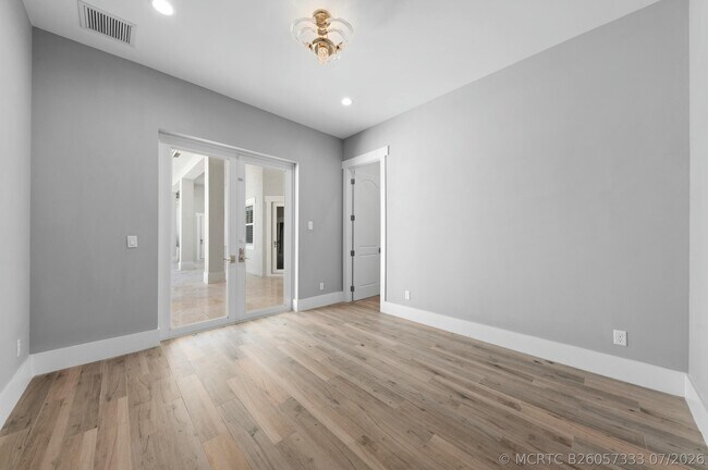Building Photo - 15503 Temple Blvd
