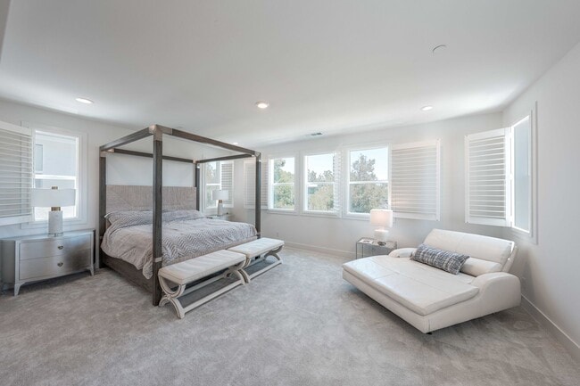 Building Photo - 120 Riverbend