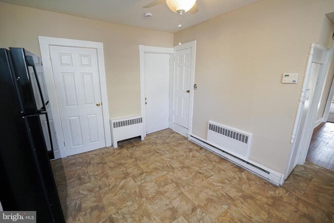 Building Photo - 303 E Main St