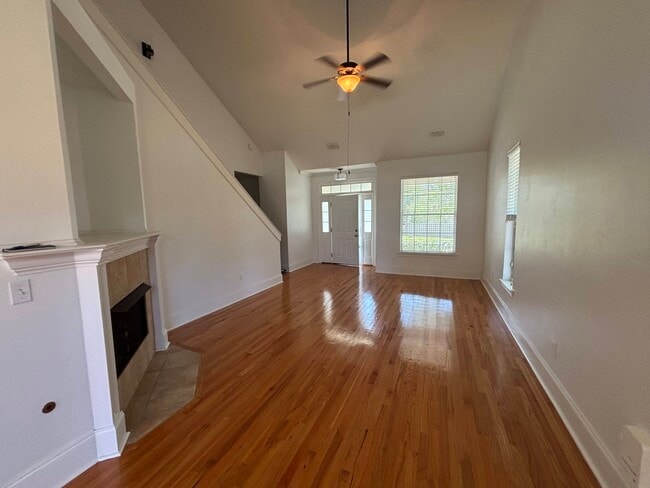 Building Photo - 1633 Shadowmoss Ave