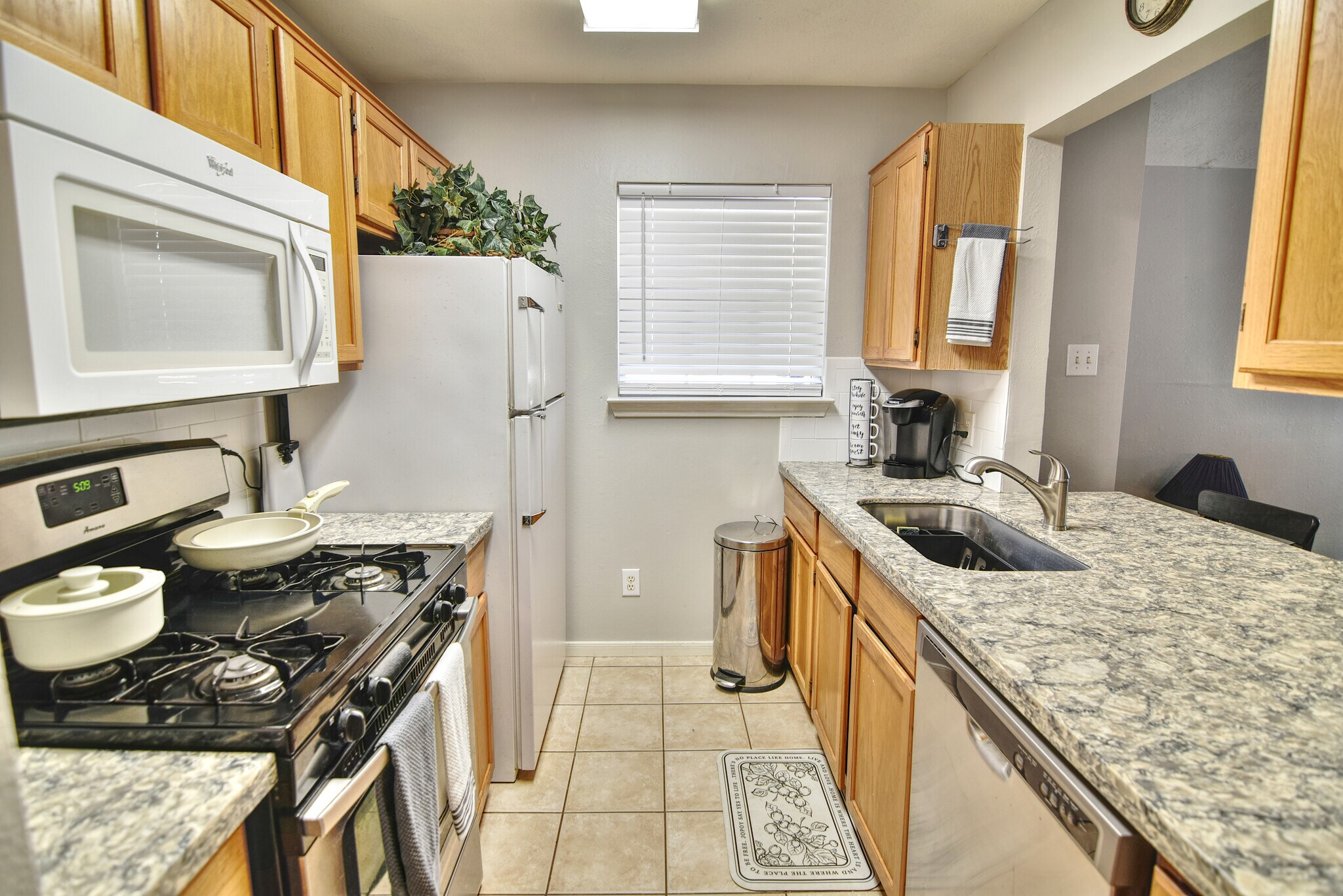 Building Photo - 2324 Sheridan St