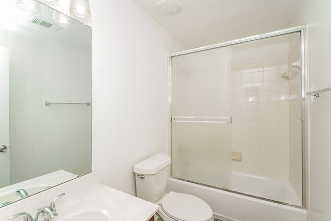 Building Photo - 1721 Santa Fe Trail