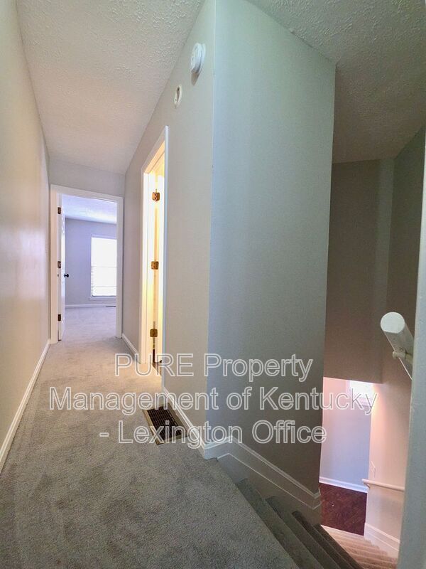 Building Photo - 1430 Vintage Cir