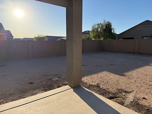 Building Photo - Move in today and enjoy