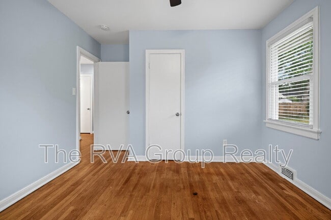 Building Photo - 3411 Oxnard Rd