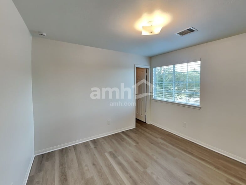 Building Photo - 13214 Ambrosa Dr