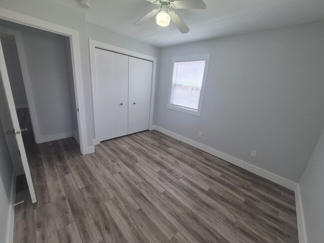 Building Photo - 3581-3583 Peck St SW