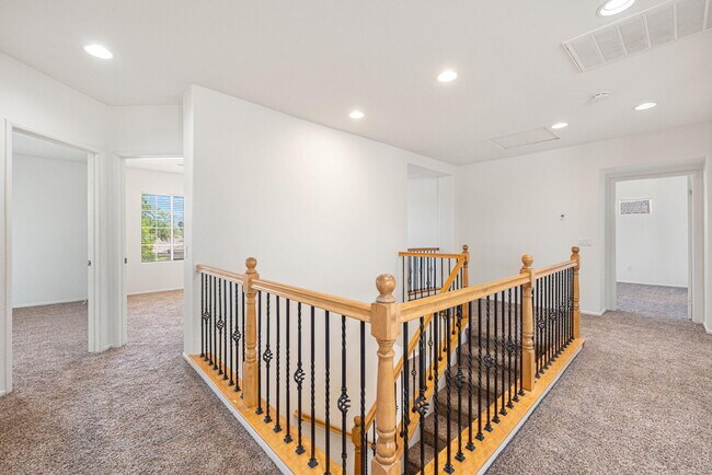 Building Photo - 83448 Wagon Rd