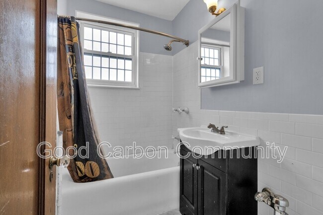 Building Photo - 12 E Depew Ave