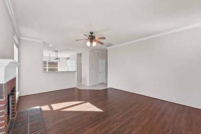 Building Photo - 18914 Woodglen Shadows Dr