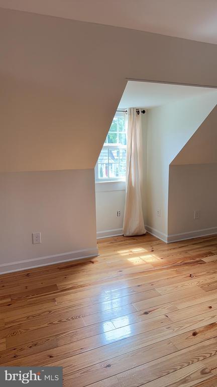 Building Photo - 4012 Woodland Dr