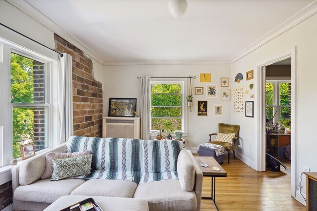 Building Photo - 2733 Girard Ave S