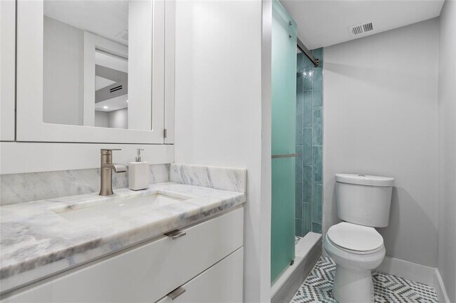 Building Photo - 4100 Galt Ocean Dr