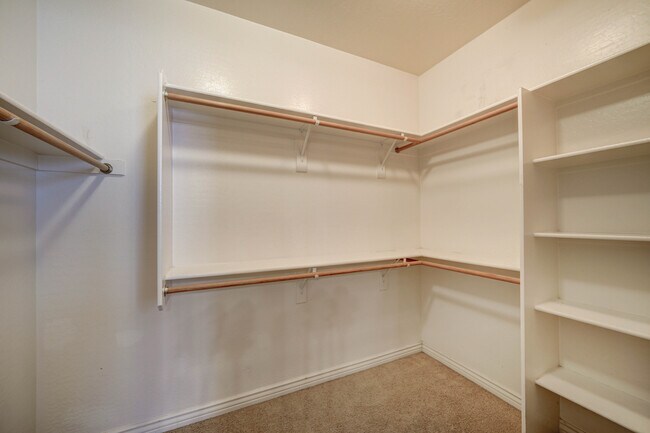 Building Photo - 8503 W Coyote Dr