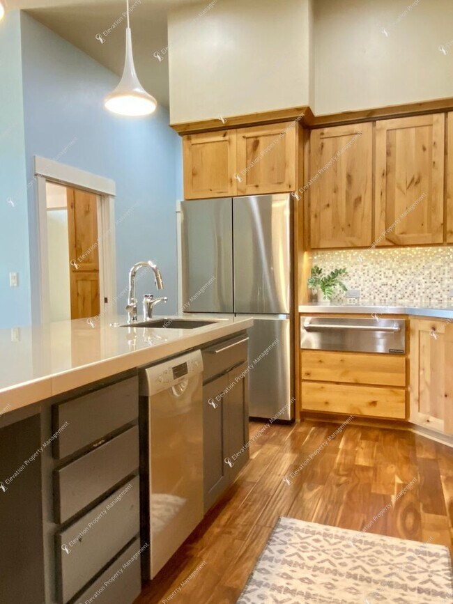 Building Photo - Elegant Single-Level Home in Northwest Cro...