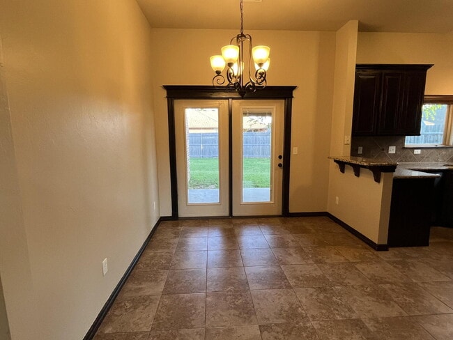 Building Photo - "Charming 3-Bedroom Home with 2 Full Baths...