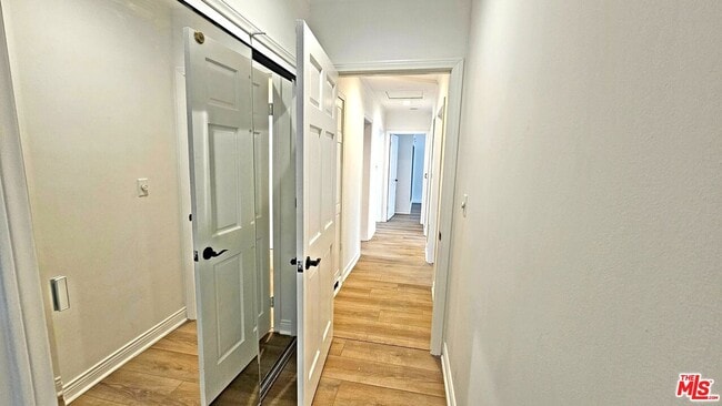 Building Photo - 132 S La Peer Dr