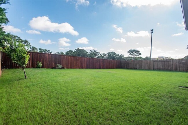 Building Photo - 15804 Cinca Terra Dr