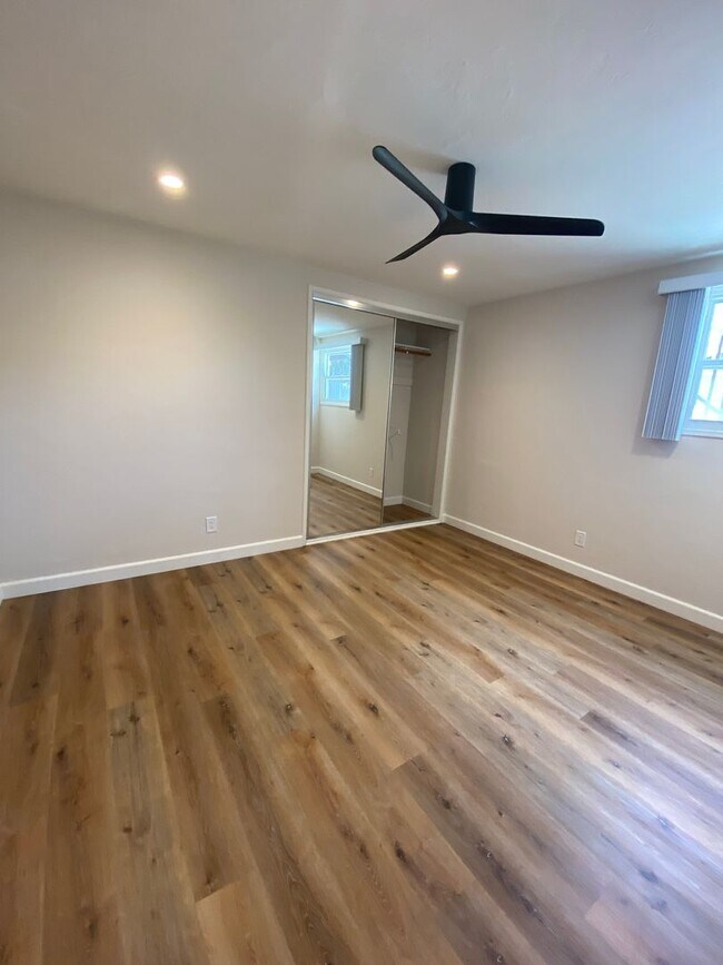 Building Photo - 2414 Monroe Ave