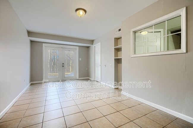 Building Photo - 28 Ebbing Ct