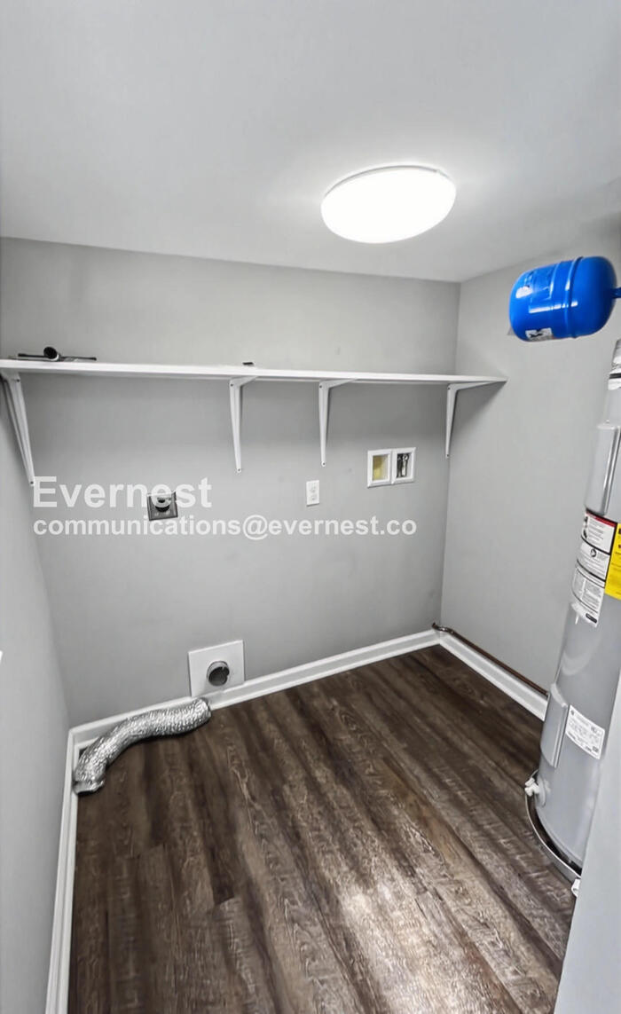 Building Photo - 5501 St Elmo Ave