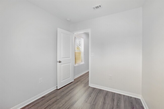 Building Photo - 16884 Kempwood