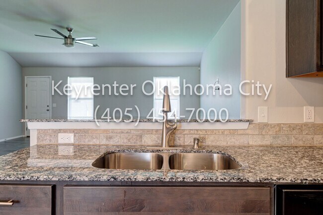 Building Photo - Modern Single Family Home in El Reno, OK!