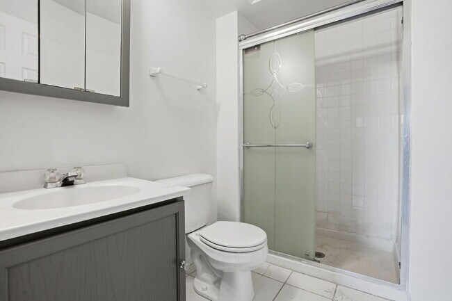 Building Photo - 209 W Ct of Shorewood