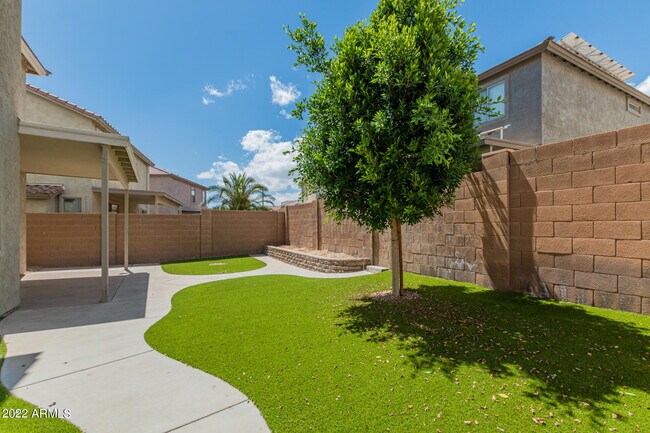 Building Photo - 17410 W Holland Ln
