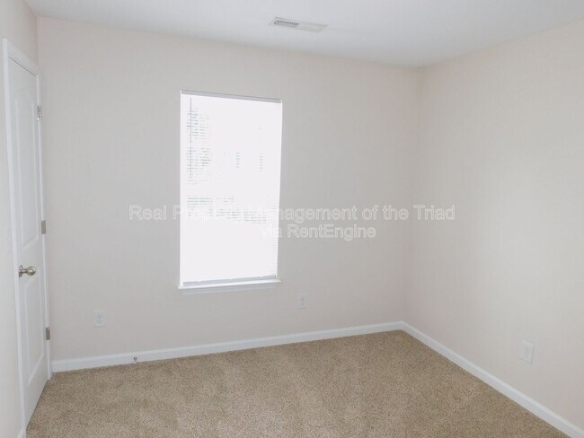 Building Photo - 1475 Worchester St