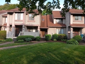 Building Photo - 250 Misty Point Ln