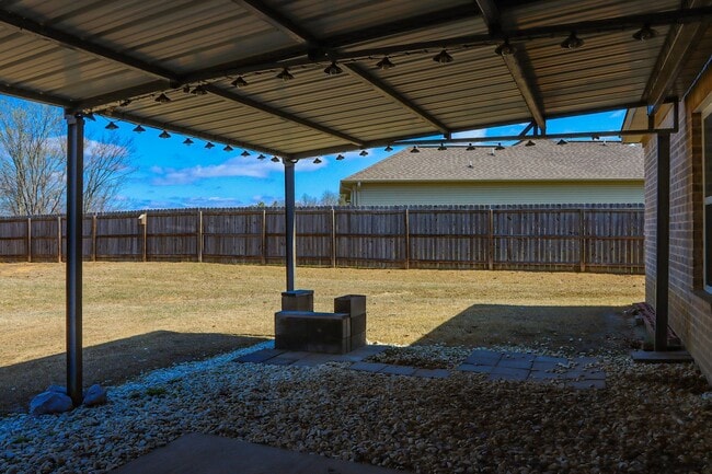 Building Photo - Family Home in Shelbi Place Available Aug ...