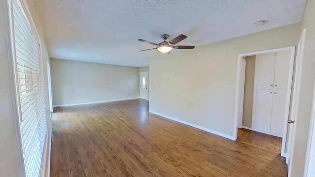 Building Photo - Lovely 3 Bed 1.5 Bath House in Whittier!