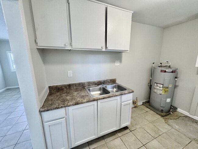 Building Photo - 1623 Harville St