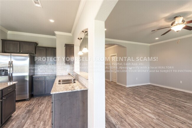 Building Photo - 4505 W Divide Dr