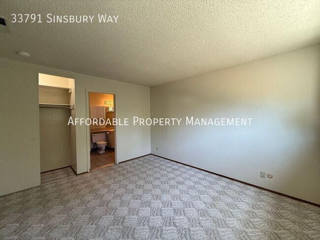 Building Photo - 33791 Sinsbury Way