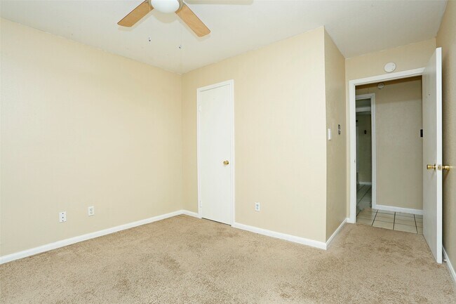 Building Photo - 2410 Chanay Ln