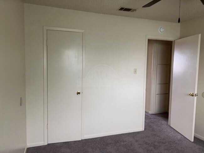 Building Photo - 3810 Charolais Dr