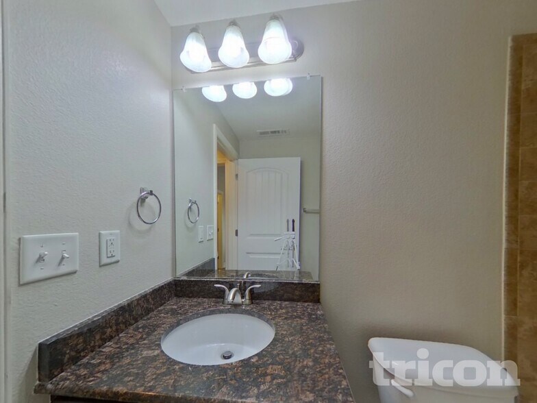Building Photo - 7415 Pimlico Dr