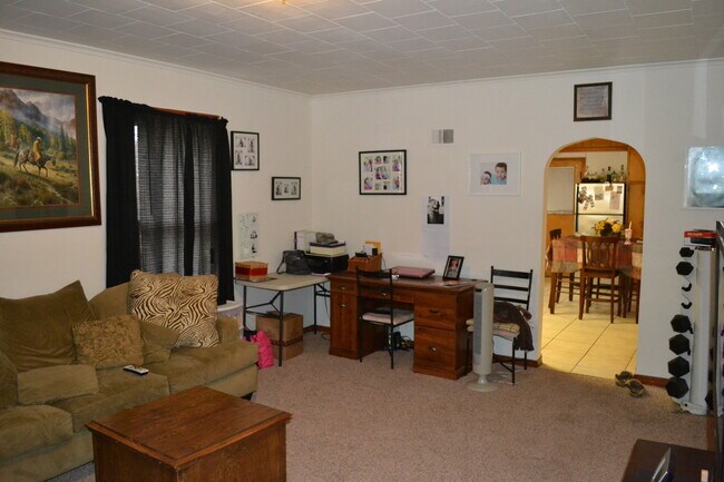 Building Photo - Court St Duplex