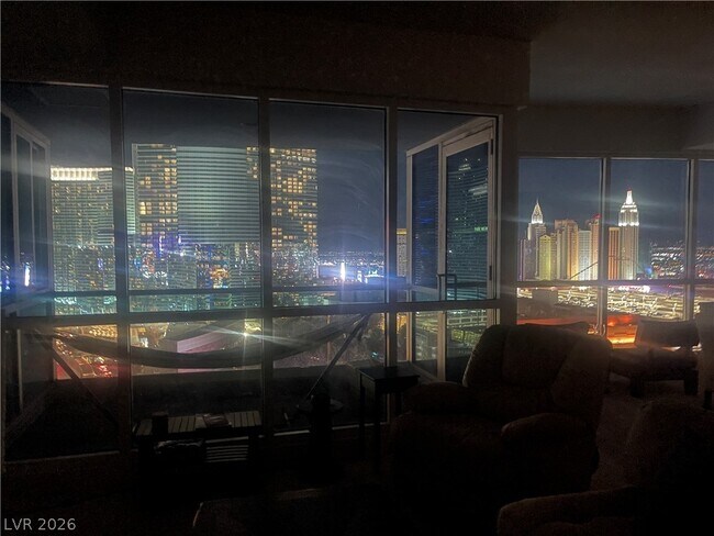 Building Photo - 4525 Dean Martin Dr