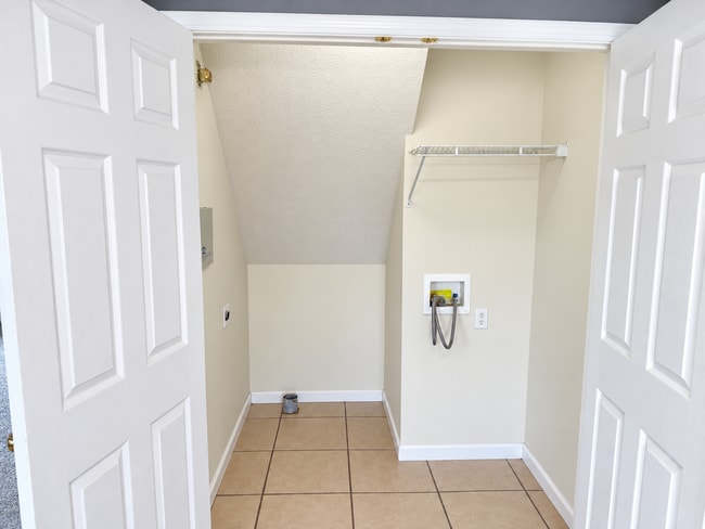 Building Photo - 726 Shetland Dr