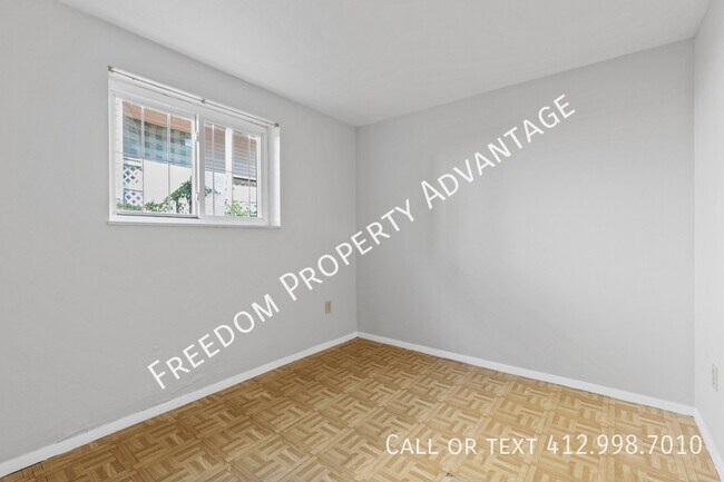 Building Photo - 118 Charles St