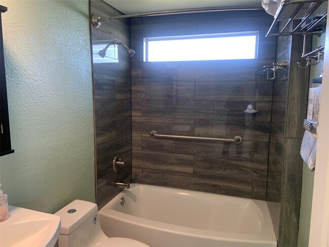 Building Photo - 8309 Autumn Ln