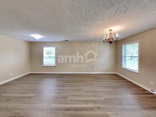 Building Photo - 2793 Sutherland Dr