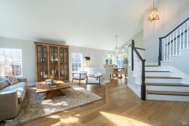 Building Photo - 517 Leafhaven Ln